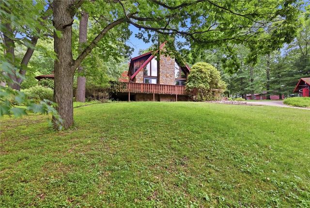 717 Zubal Rd, Washington Twp, PA 15613