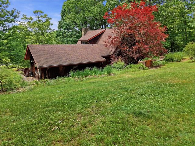 717 Zubal Rd, Washington Twp, PA 15613