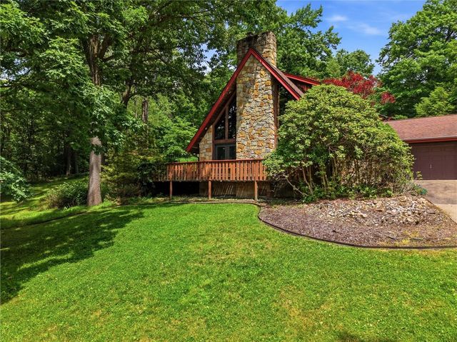 717 Zubal Rd, Washington Twp, PA 15613