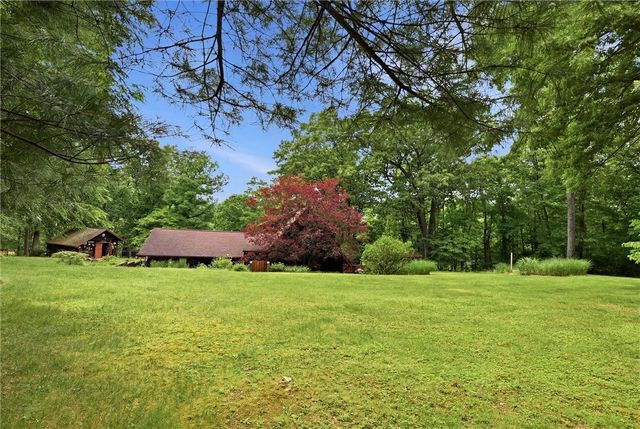 717 Zubal Rd, Washington Twp, PA 15613