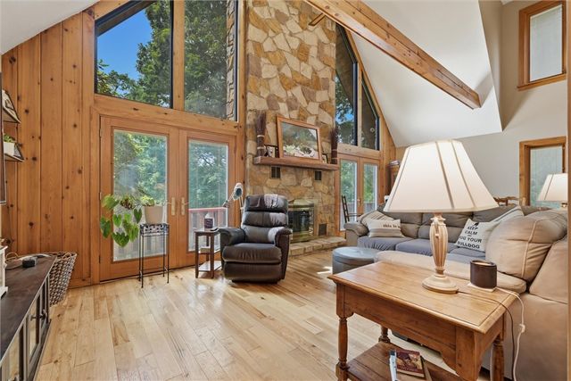 717 Zubal Rd, Washington Twp, PA 15613
