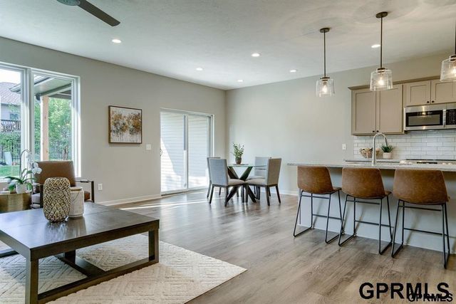 9467 Linwood Place, Lincoln, NE 68505