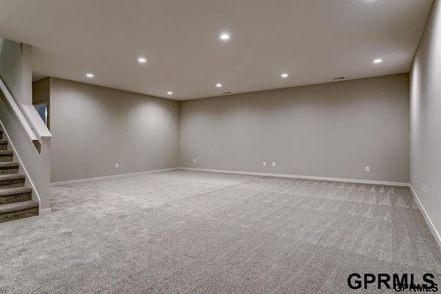 9467 Linwood Place, Lincoln, NE 68505