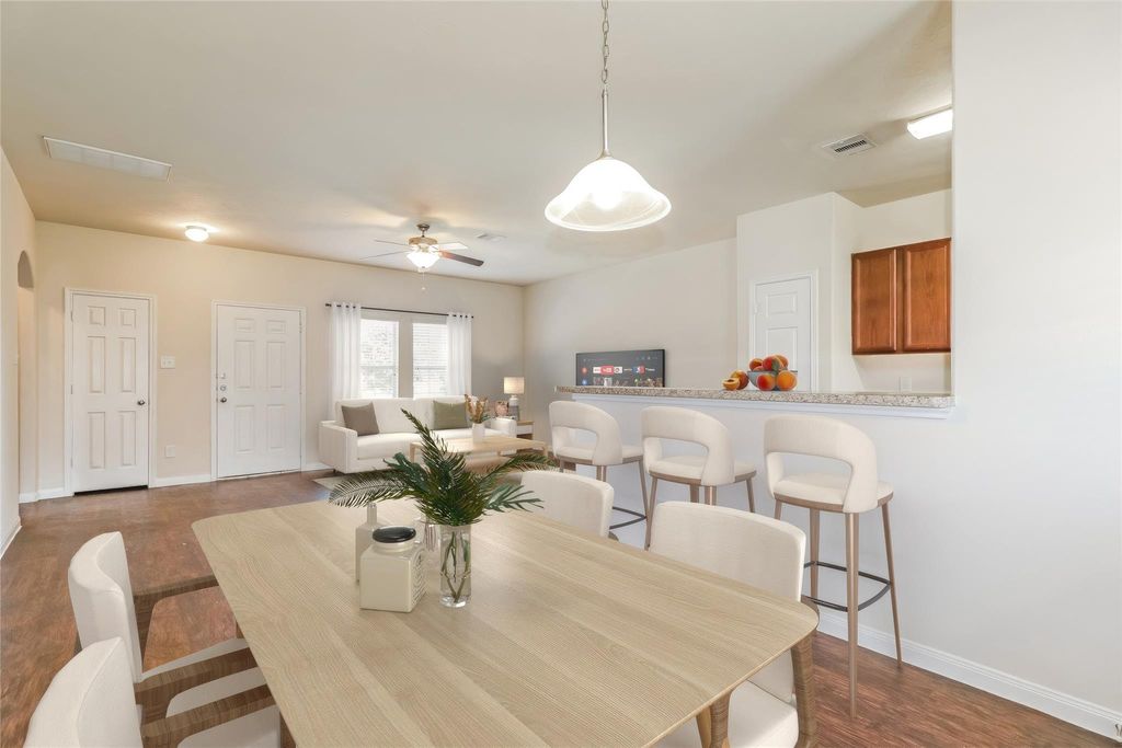 9711 Cira Court, Houston, TX 77044