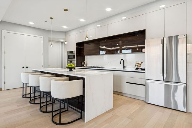 466 N Paulina Street PH-402, Chicago, IL 60622