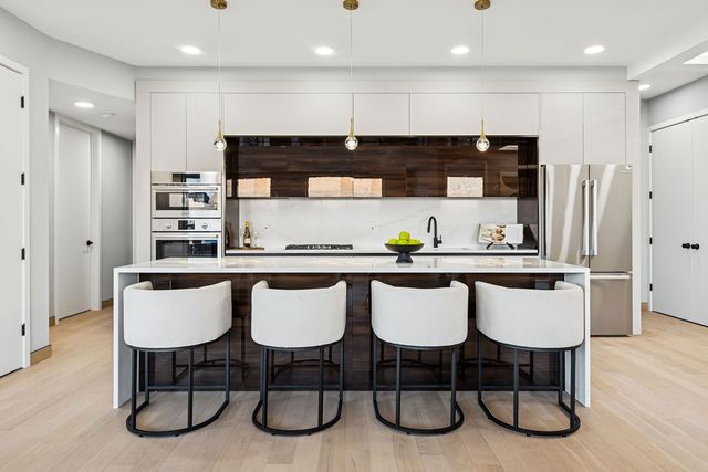 466 N Paulina Street PH-402, Chicago, IL 60622