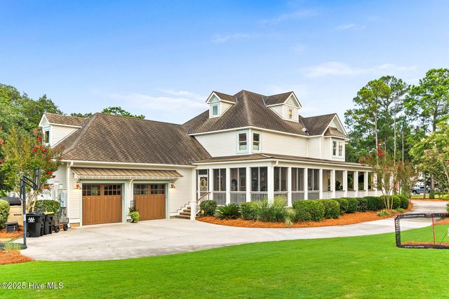 110 Seven Oaks Court, Hampstead, NC 28443