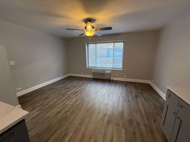 744 W GORDON Terrace 310, Chicago, IL 60613