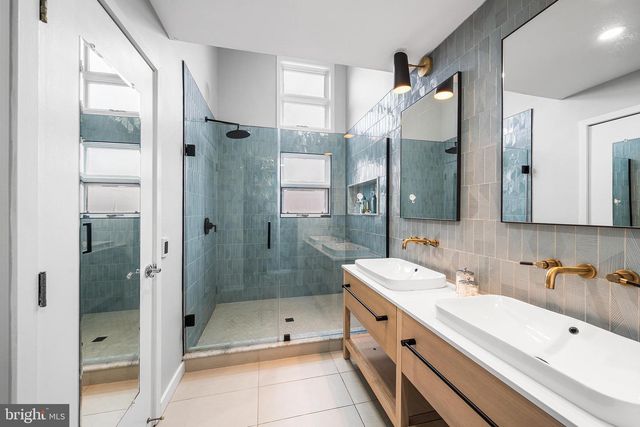 114 BAINBRIDGE ST, Philadelphia, PA 19147