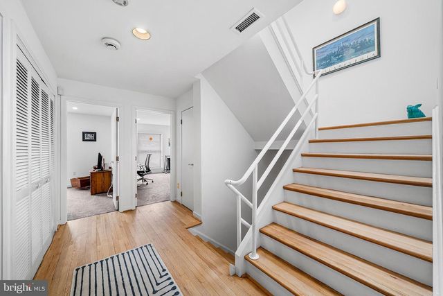 114 BAINBRIDGE ST, Philadelphia, PA 19147