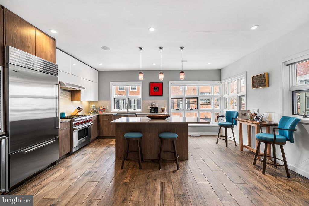 114 BAINBRIDGE ST, Philadelphia, PA 19147