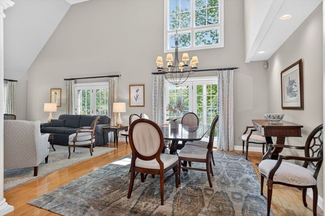 4 Jackson Pond Rd 4, Dedham, MA 02026