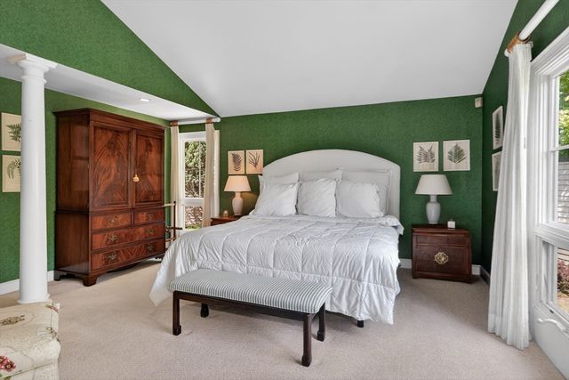 4 Jackson Pond Rd 4, Dedham, MA 02026