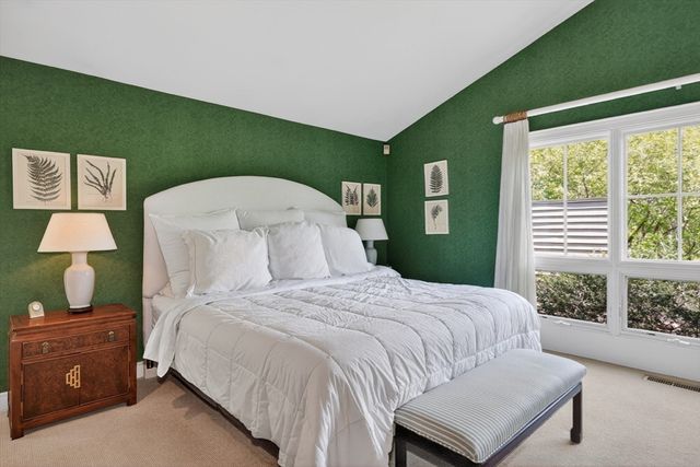 4 Jackson Pond Rd 4, Dedham, MA 02026
