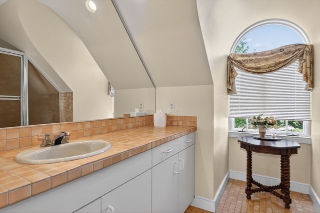 4 Jackson Pond Rd 4, Dedham, MA 02026