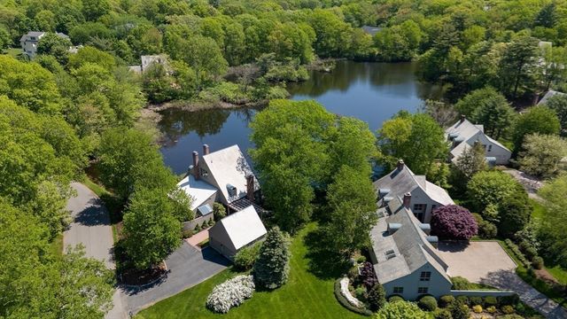 4 Jackson Pond Rd 4, Dedham, MA 02026