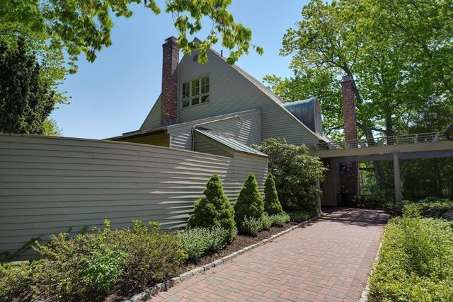 4 Jackson Pond Rd 4, Dedham, MA 02026