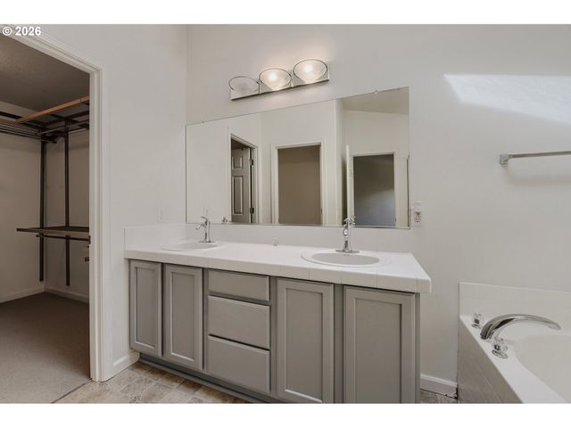 16065 Sw TOWHEE Ln, Beaverton, OR 97007