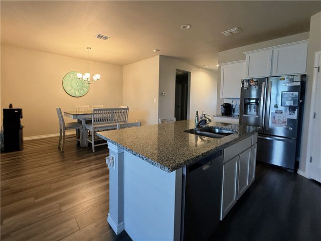 8133 Cattlemen Dr, Corpus Christi, TX 78414
