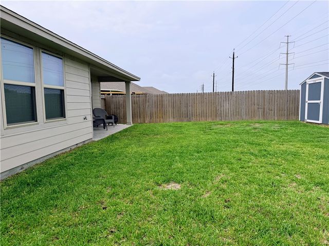 8133 Cattlemen Dr, Corpus Christi, TX 78414