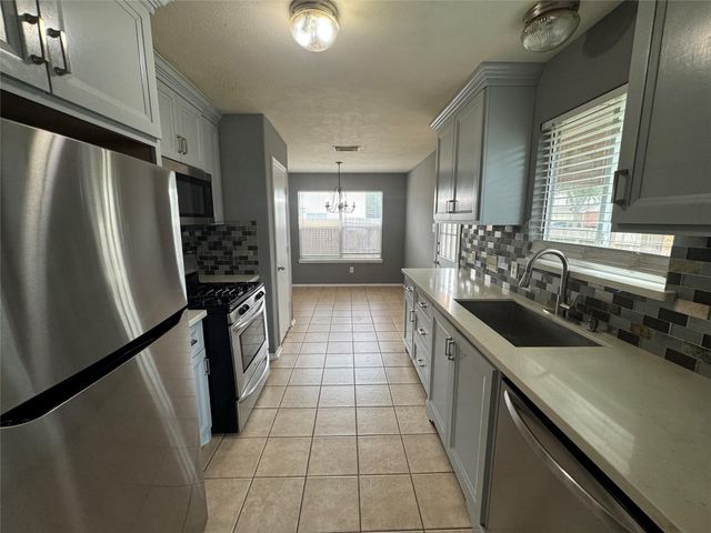 14427 Hillard Green Lane, Houston, TX 77047