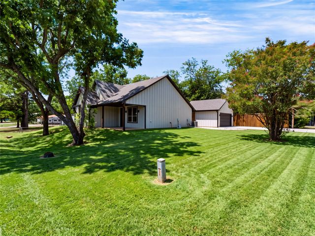 52 Graves Circle, Pottsboro, TX 75076
