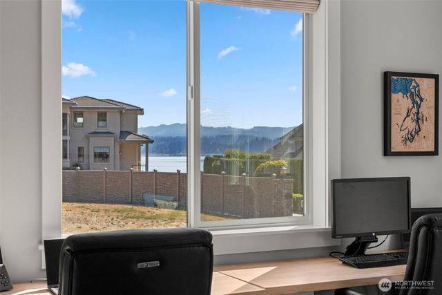 6112 Harbor Inlet Lane NW, Bremerton, WA 98311