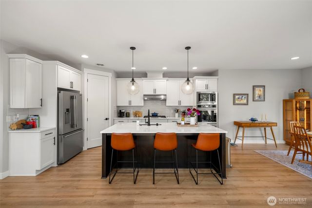 6112 Harbor Inlet Lane NW, Bremerton, WA 98311