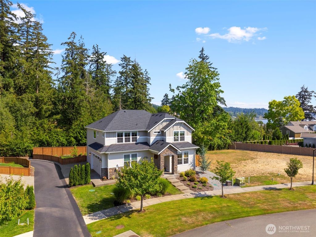 6112 Harbor Inlet Lane NW, Bremerton, WA 98311