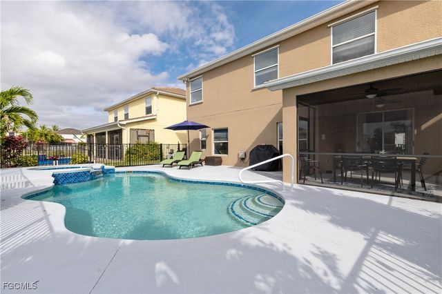 2006 Willow Branch DR, Cape Coral, FL 33991