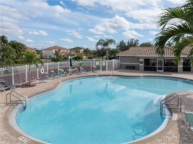 2006 Willow Branch DR, Cape Coral, FL 33991