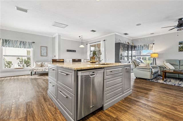 2006 Willow Branch DR, Cape Coral, FL 33991