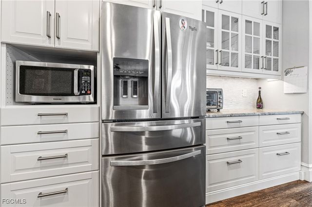 2006 Willow Branch DR, Cape Coral, FL 33991