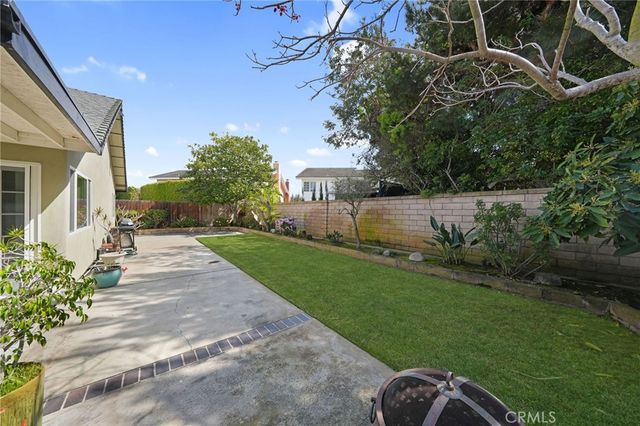 16672 Bolero Ln, Huntington Beach, CA 92649