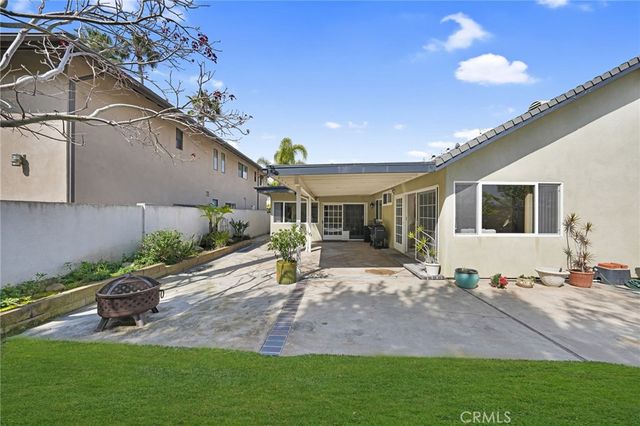 16672 Bolero Ln, Huntington Beach, CA 92649