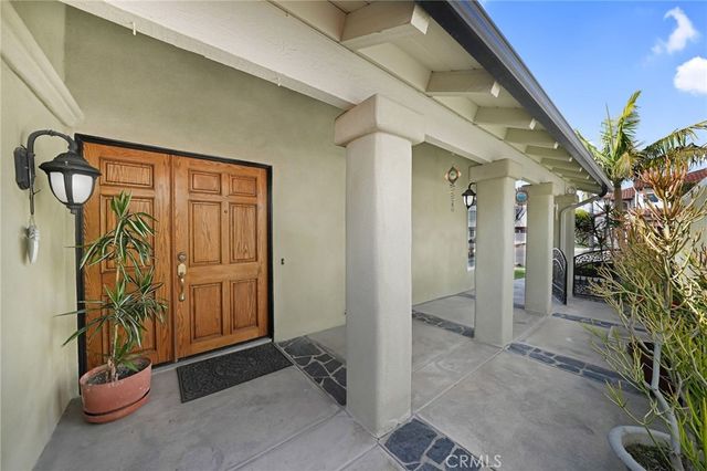 16672 Bolero Ln, Huntington Beach, CA 92649