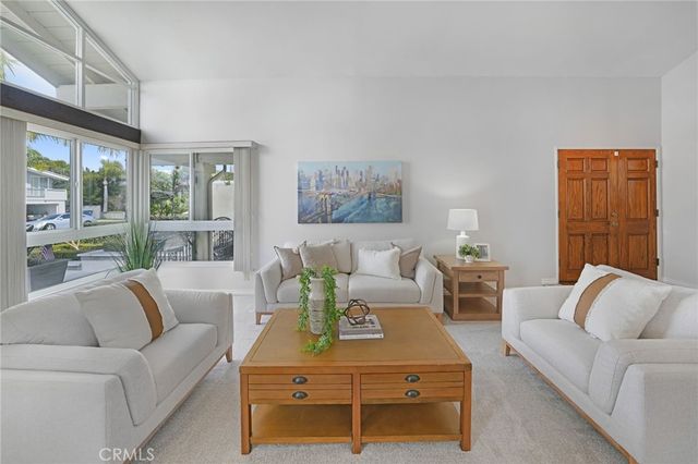 16672 Bolero Ln, Huntington Beach, CA 92649