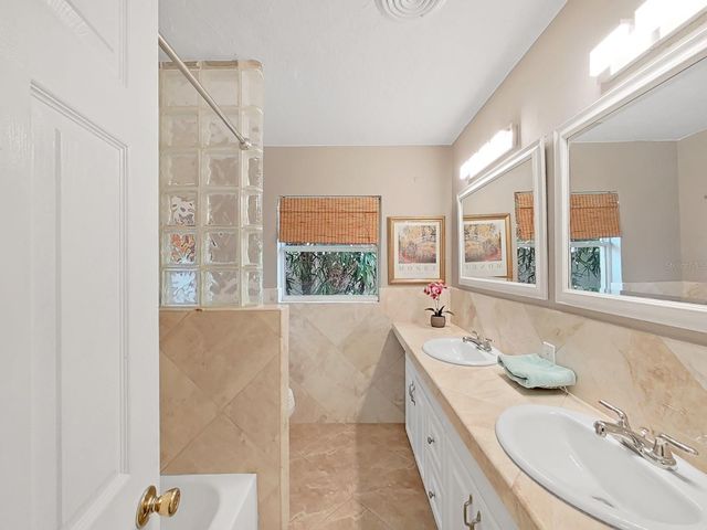 6601 RENALDO WAY S, St Petersburg, FL 33707