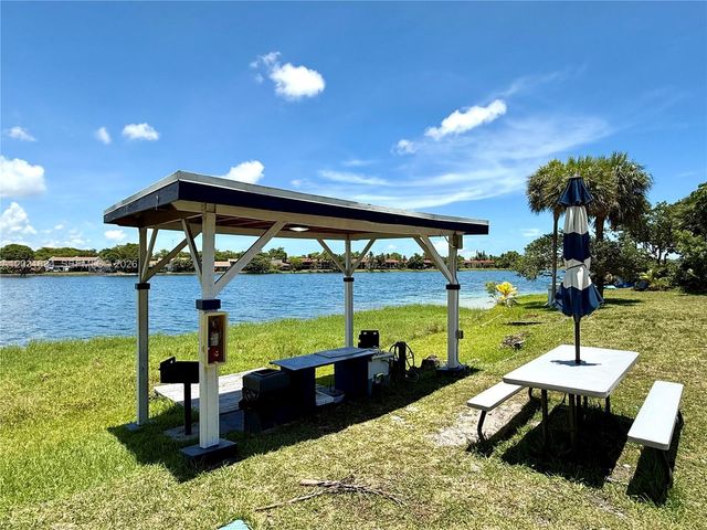 671 NE 195th St 205E, Miami, FL 33179