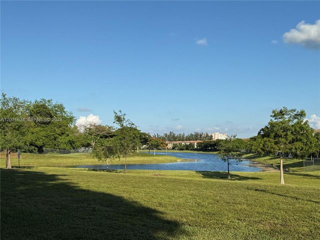 671 NE 195th St 205E, Miami, FL 33179