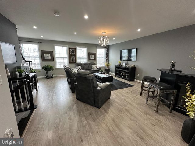 20 CANTER PL, Chesterfield, NJ 08515