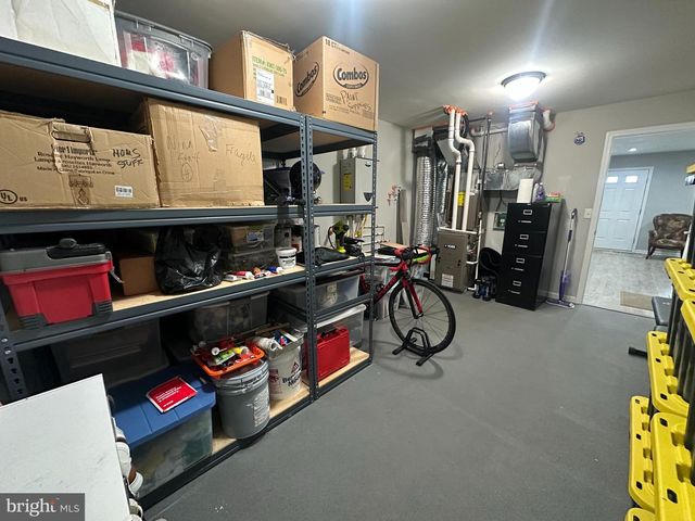 20 CANTER PL, Chesterfield, NJ 08515