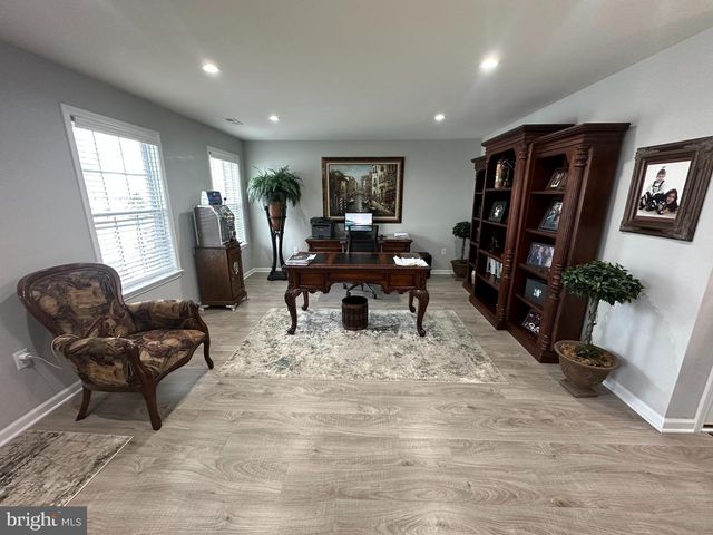 20 CANTER PL, Chesterfield, NJ 08515