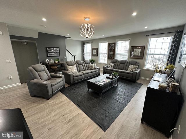 20 CANTER PL, Chesterfield, NJ 08515