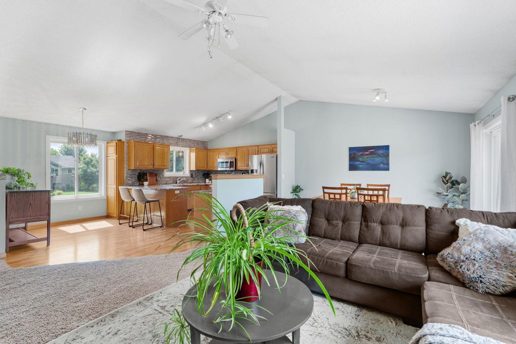 18566 96th Place N, Maple Grove, MN 55311 — photo 2