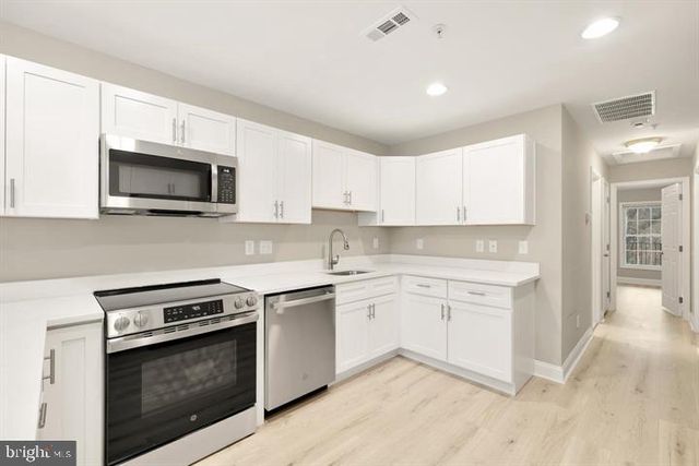 1753 W STREET C, Washington, DC 20020