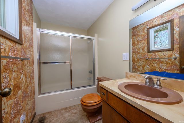 5090 N County Road 925 W, Yorktown, IN 47396