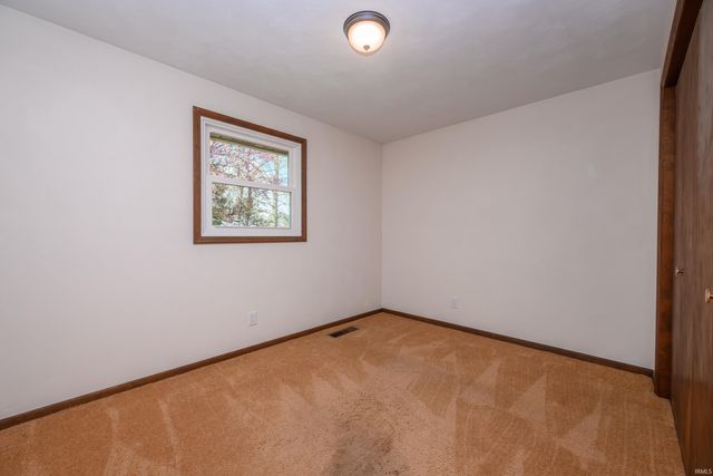 5090 N County Road 925 W, Yorktown, IN 47396
