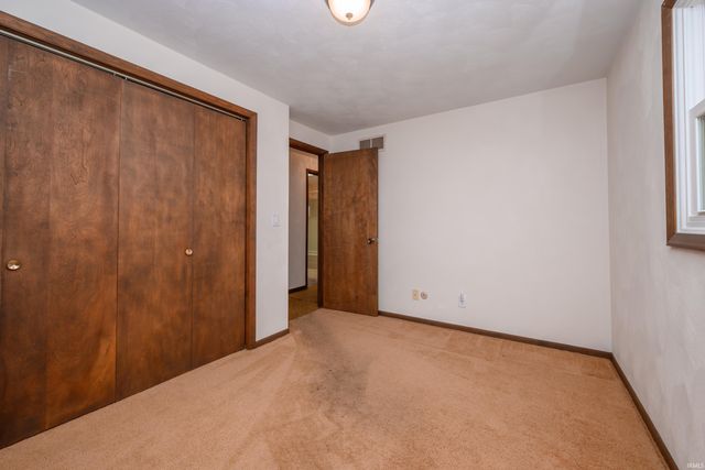5090 N County Road 925 W, Yorktown, IN 47396