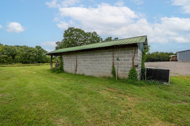 3592 Mahaley Rd, Chapel Hill, TN 37034
